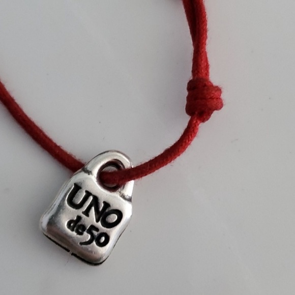 New Uno de 50 red charm bracelet - Picture 3 of 3
